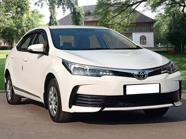 https://images10.gaadi.com/usedcar_image/4527277/original/processed_8bd7b209b2c3e662c02bfdd23f802805.jpg?imwidth=6400