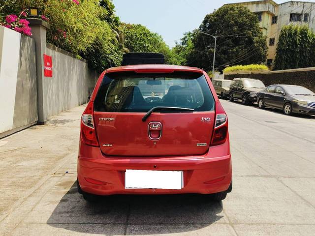 https://images10.gaadi.com/usedcar_image/4527291/original/processed_c602780d19c57f82dbb9199434e476a2.jpeg?imwidth=6402