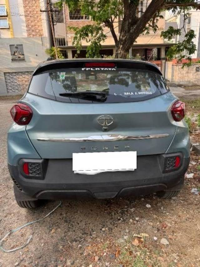 https://images10.gaadi.com/usedcar_image/4527292/original/processed_02f1bc3c-2278-4fc3-8f0a-64cce2e8052b.jpeg?imwidth=6401