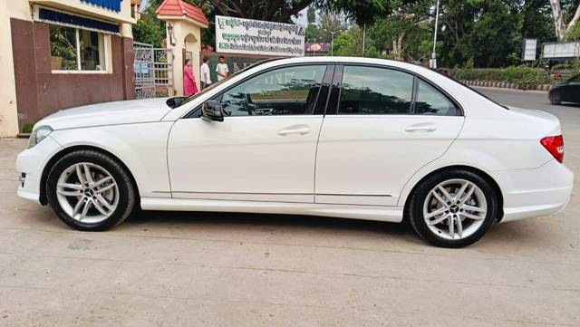 https://images10.gaadi.com/usedcar_image/4527293/original/processed_6c18c0cacc1126893abfb88436594df0.jpg?imwidth=6401