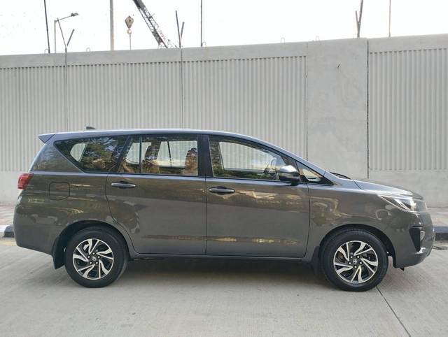 https://images10.gaadi.com/usedcar_image/4527302/original/processed_fcfc06467e90f873a44dc44aa0ba77c5.jpg?imwidth=6401