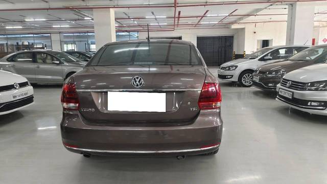 https://images10.gaadi.com/usedcar_image/4527303/original/processed_30f3409b50688f2ae39e655740e530f8.jpg?imwidth=6401