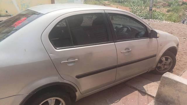 https://images10.gaadi.com/usedcar_image/4527318/original/processed_3d2da043-ec35-4f58-b8e7-1605396eb0b2.jpg?imwidth=6400