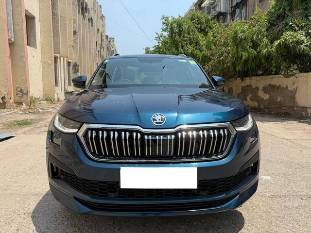 https://images10.gaadi.com/usedcar_image/4527319/original/processed_e14dd33d971bb240c54980777aae46ec.jpg?imwidth=6400