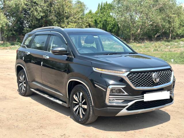 https://images10.gaadi.com/usedcar_image/4527326/original/processed_28f34fc6-1512-45d9-bb09-010d4512245f.jpg?imwidth=6400