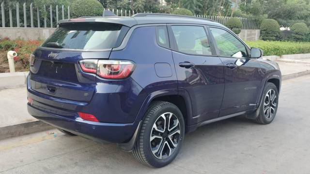 https://images10.gaadi.com/usedcar_image/4527369/original/processed_13dae256416075393c2ba5738dca717b.jpg?imwidth=6402