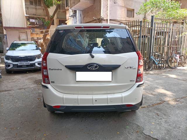 https://images10.gaadi.com/usedcar_image/4527372/original/processed_85e0f2fefc331d885f7aa58e6504f5f3.jpg?imwidth=6402