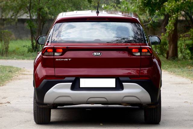 https://images10.gaadi.com/usedcar_image/4527374/original/processed_15680c099105fad1e8b3001a8998afa4.jpeg?imwidth=6402