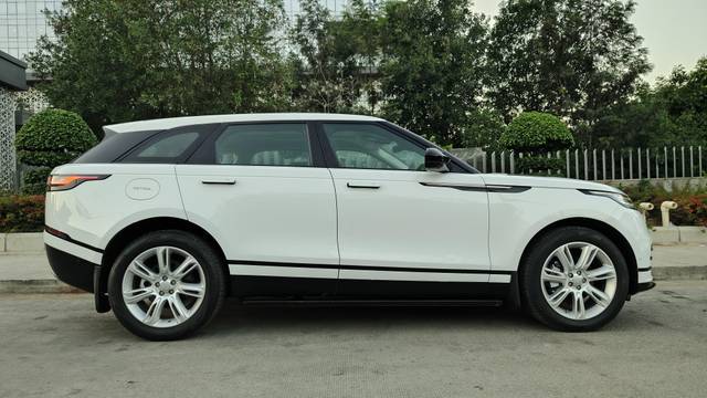 https://images10.gaadi.com/usedcar_image/4527382/original/processed_6af96b3d77c8dc0855fc45af3ac86881.jpg?imwidth=6401