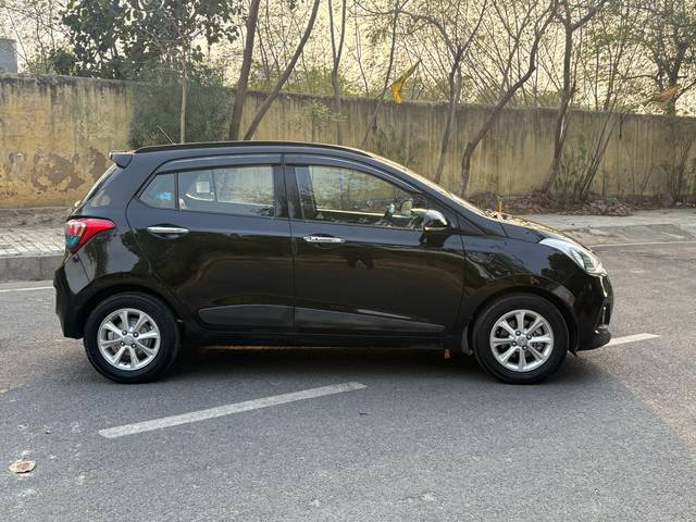 https://images10.gaadi.com/usedcar_image/4527394/original/2865355c02e0e990b871fe0af0b3ad7c.jpg?imwidth=6401