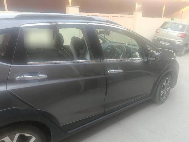 https://images10.gaadi.com/usedcar_image/4527396/original/processed_processed_e3a8c503-5931-4cf8-a812-607a856667e2.jpg?imwidth=6402