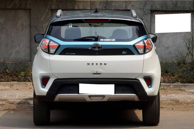 https://images10.gaadi.com/usedcar_image/4527399/original/processed_5f081f1f9f04949a7f8754953034f901.jpeg?imwidth=6402