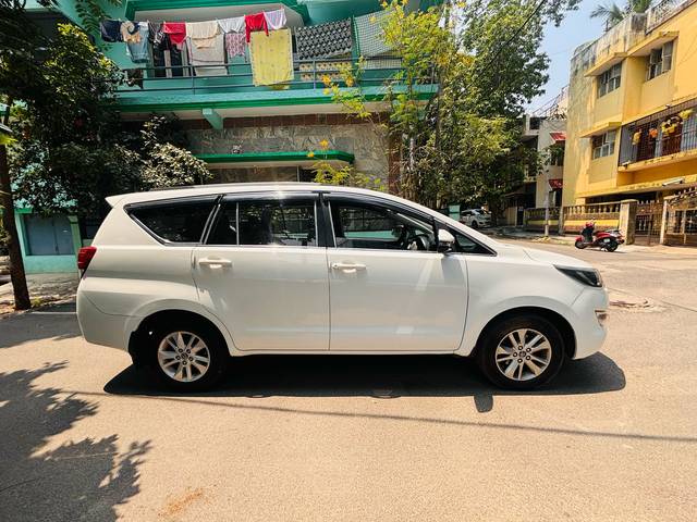 https://images10.gaadi.com/usedcar_image/4527402/original/e92c1ba321b969c1372147b6a65f7083.jpg?imwidth=6401