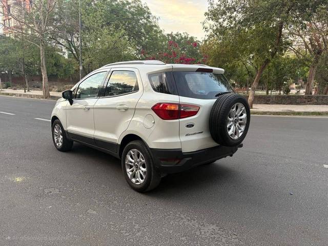 https://images10.gaadi.com/usedcar_image/4527403/original/processed_9bc28cf1bb5a34a2393af3287803c770.jpg?imwidth=6402