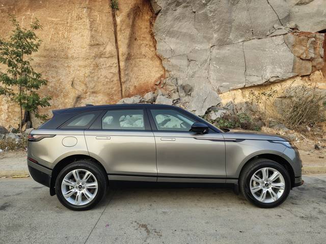 https://images10.gaadi.com/usedcar_image/4527404/original/3b9e7d1a27ff1da8492ceaf60ebb9886.jpg?imwidth=6401