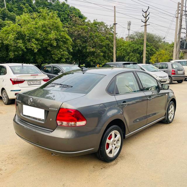 https://images10.gaadi.com/usedcar_image/4527405/original/processed_0cc2fb0e29b327b777244a28826e99fa.jpg?imwidth=6401