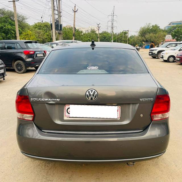 https://images10.gaadi.com/usedcar_image/4527405/original/processed_6f522e086b4aab6aee870fd9fbab43a6.jpg?imwidth=6402