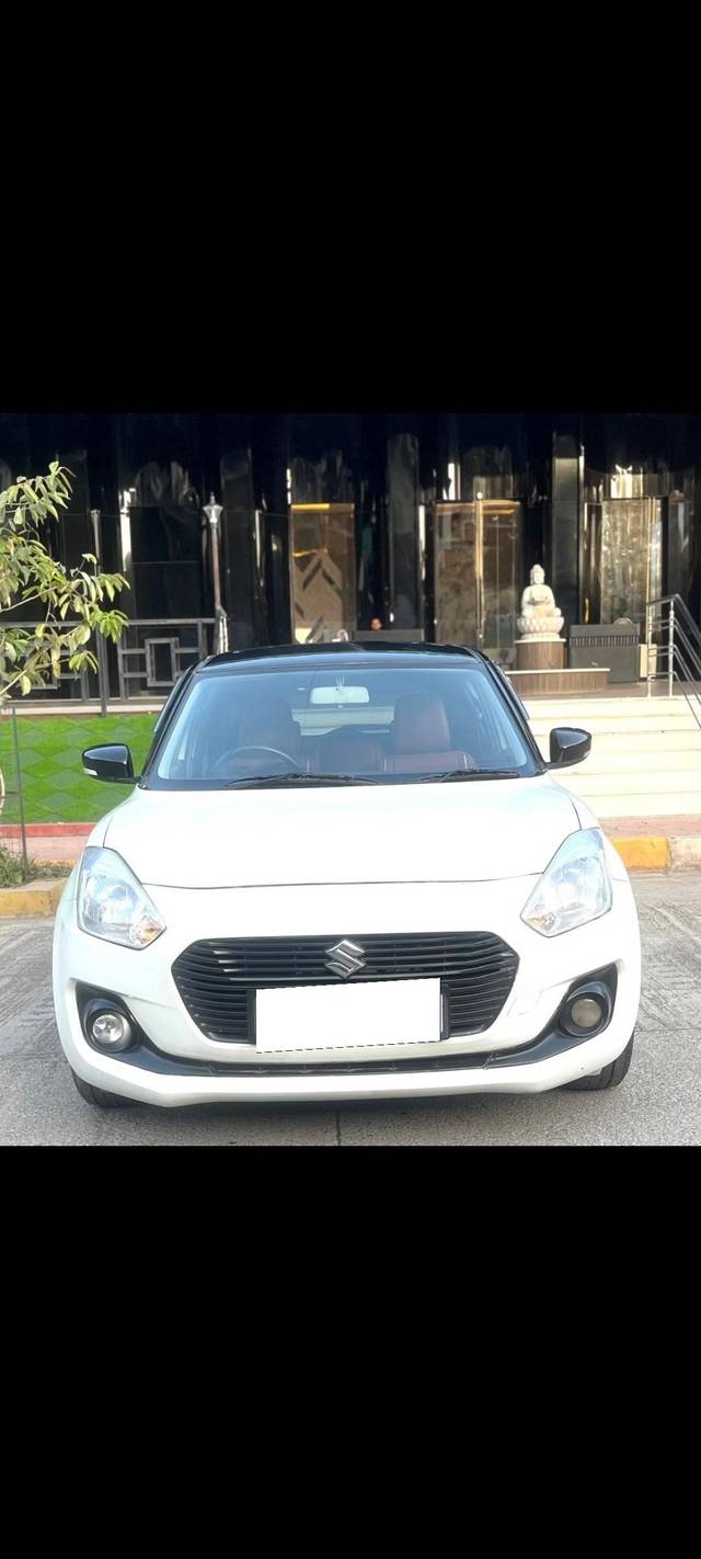 https://images10.gaadi.com/usedcar_image/4527406/original/processed_26274feea4ea1510b7b86c7a6940e618.jpg?imwidth=6400