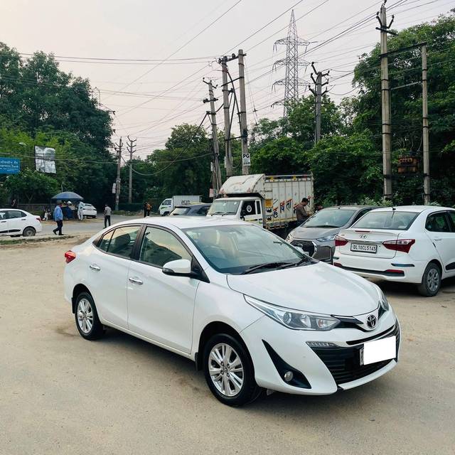 https://images10.gaadi.com/usedcar_image/4527411/original/processed_cb47af4648f464221acc512818568dc6.jpg?imwidth=6400