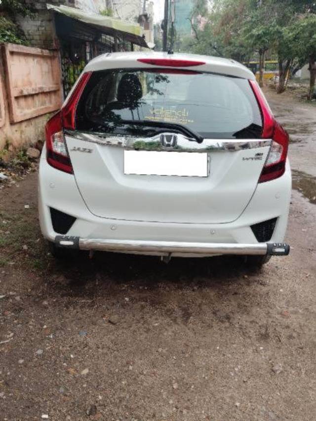https://images10.gaadi.com/usedcar_image/4527419/original/processed_0cc805c2-47ef-4d40-aa39-b18f0d963d69.jpg?imwidth=6402