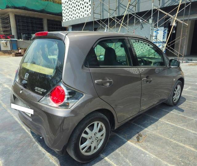 https://images10.gaadi.com/usedcar_image/4527420/original/processed_ba0dc223f565a0d0a70fa116a8402cc1.jpg?imwidth=6402