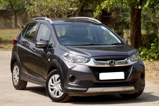 https://images10.gaadi.com/usedcar_image/4527423/original/processed_ae916a7c512834e5568a7ea83eef324a.jpeg?imwidth=6400