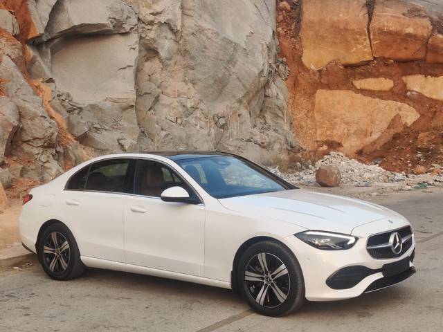 https://images10.gaadi.com/usedcar_image/4527424/original/e81b16fa3dfe7c58f37fee00ae34e85a.jpeg?imwidth=6400