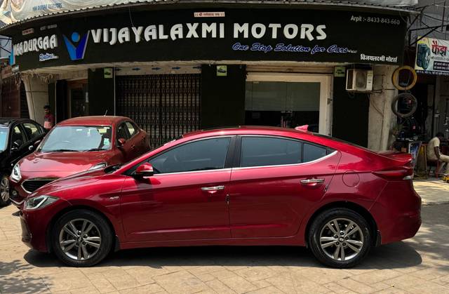https://images10.gaadi.com/usedcar_image/4527428/original/processed_a3f45f1d-2d88-4485-a96c-7b9c0cc9b31f.jpg?imwidth=6400