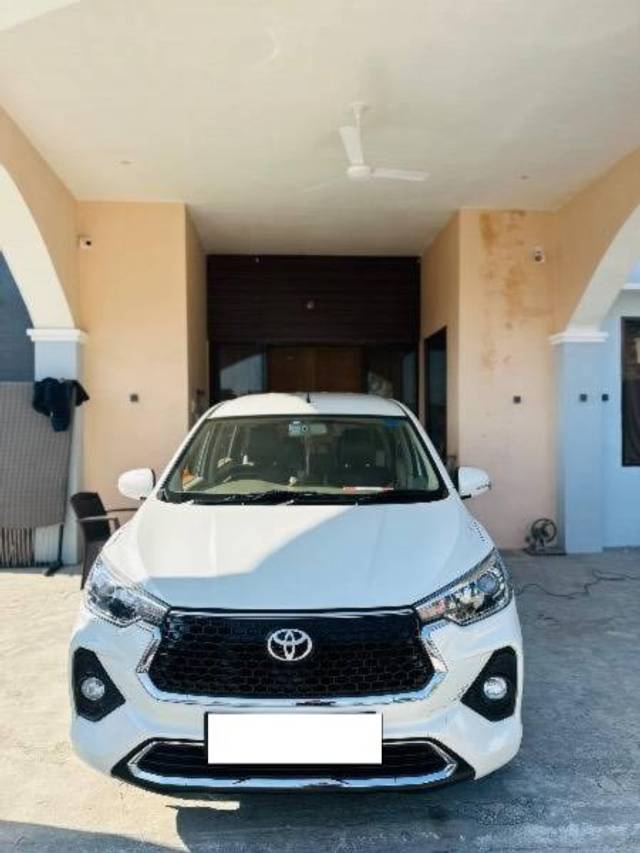 https://images10.gaadi.com/usedcar_image/4527436/original/processed_822e696b-0bc7-43e3-a4c1-c6d4ffdb3dfc.jpeg?imwidth=6400