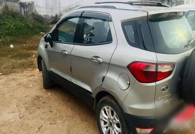 https://images10.gaadi.com/usedcar_image/4527438/original/4026b52b-5bba-46a4-af46-0359ee30a00e.?imwidth=6402