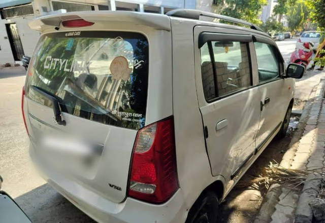 https://images10.gaadi.com/usedcar_image/4527447/original/953a4a4d-0efa-4f74-b384-54309319f500.?imwidth=6401
