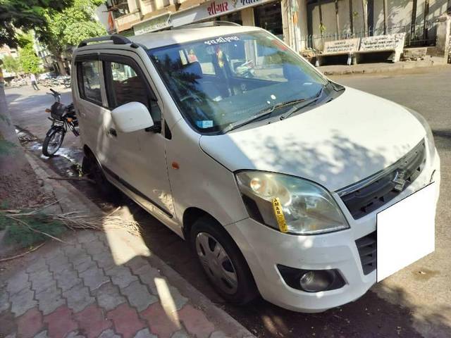 https://images10.gaadi.com/usedcar_image/4527447/original/processed_009d8985-a9a8-4892-9ff4-e444825237ab.jpg?imwidth=6400