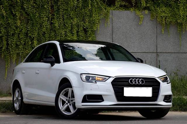 https://images10.gaadi.com/usedcar_image/4527456/original/processed_41780bedc35451ece1445a368876f00a.jpeg?imwidth=6400