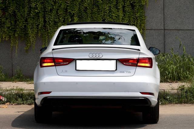 https://images10.gaadi.com/usedcar_image/4527456/original/processed_fe145c3a40b3cab7c1afd345f551be38.jpeg?imwidth=6402