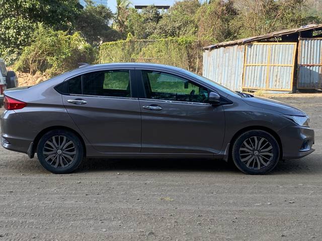 https://images10.gaadi.com/usedcar_image/4527457/original/f8fcee37f540a690bffdeefecd683d50.jpg?imwidth=6401