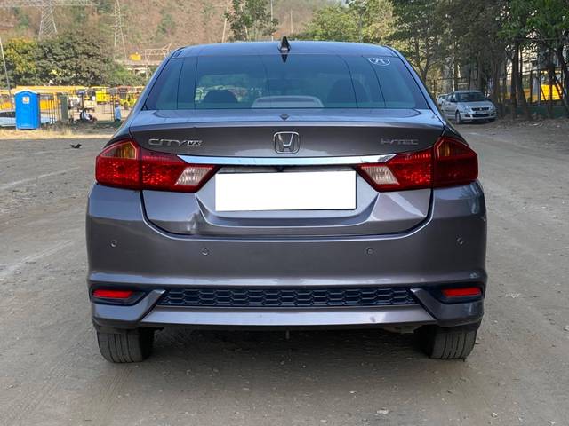 https://images10.gaadi.com/usedcar_image/4527457/original/processed_31dc481a9f63df608443663ec208349f.jpg?imwidth=6402