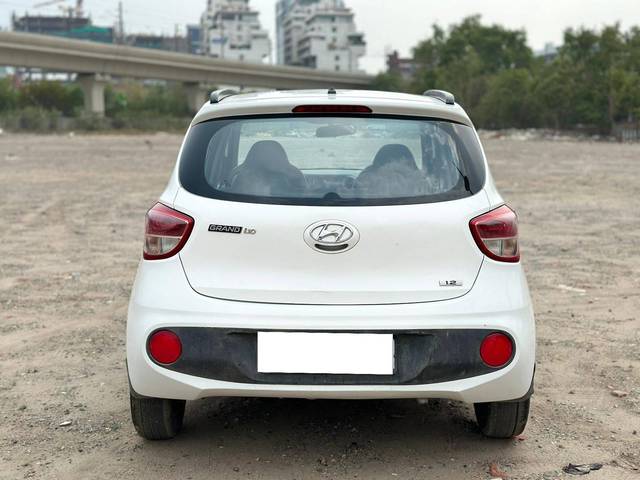 https://images10.gaadi.com/usedcar_image/4527459/original/processed_f258c8a0d6aec06a902e104f417f1f65.jpg?imwidth=6401