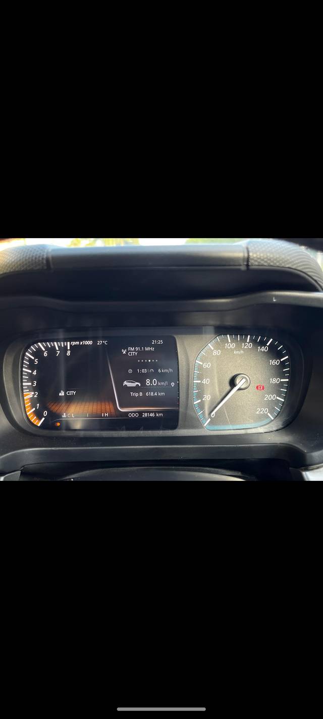 https://images10.gaadi.com/usedcar_image/4527508/original/47ba0f37a6f3d0cc70f16f7360709554.jpg?imwidth=6402