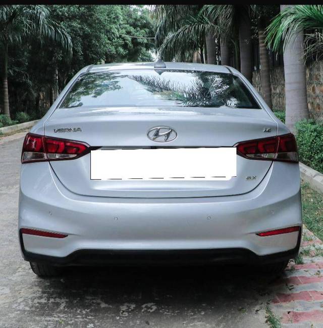 https://images10.gaadi.com/usedcar_image/4527509/original/processed_a9cdd1e886a7a1acba374388fa5c5a32.jpg?imwidth=6401