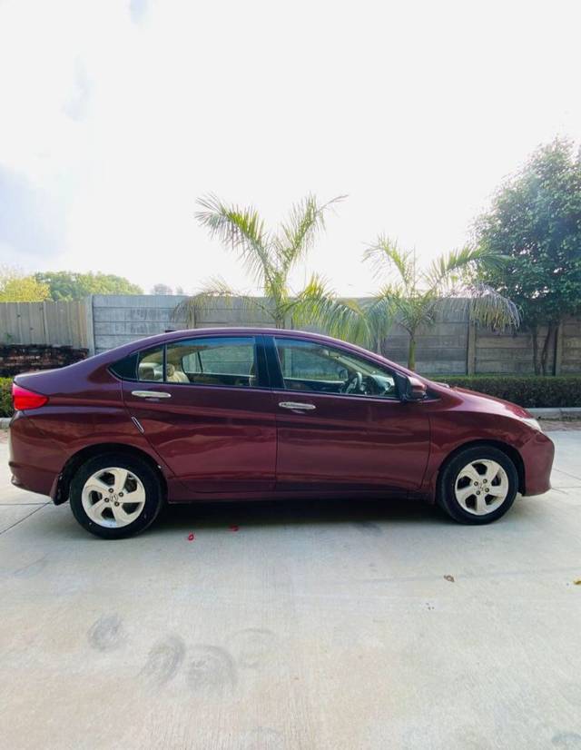 https://images10.gaadi.com/usedcar_image/4527514/original/745a1ef00784b51cc019d7380be585b9.jpg?imwidth=6401