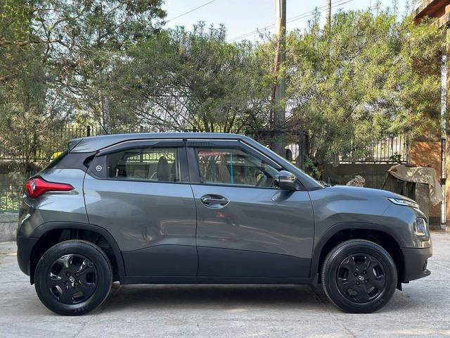 https://images10.gaadi.com/usedcar_image/4527523/original/processed_27afe6233173729d6d411652b63dbf66.jpg?imwidth=6401
