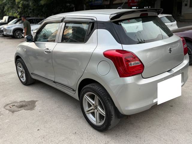 https://images10.gaadi.com/usedcar_image/4527526/original/processed_0c552820-df8b-4dd5-a522-95e2763fa904.jpg?imwidth=6401