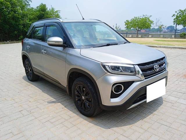 https://images10.gaadi.com/usedcar_image/4527545/original/processed_f13231360cdf382630d347bfc60cf830.jpeg?imwidth=6400