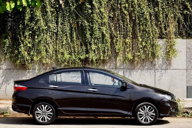 https://images10.gaadi.com/usedcar_image/4527551/original/4f1c4710b6f0903da454327b37c42a3f.jpeg?imwidth=6401