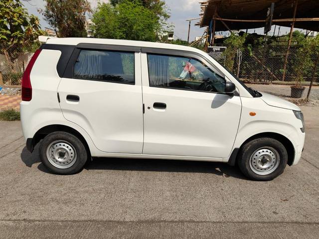 https://images10.gaadi.com/usedcar_image/4527556/original/processed_b6f3d8c96bdc840b9ac95d5af931752d.jpg?imwidth=6401