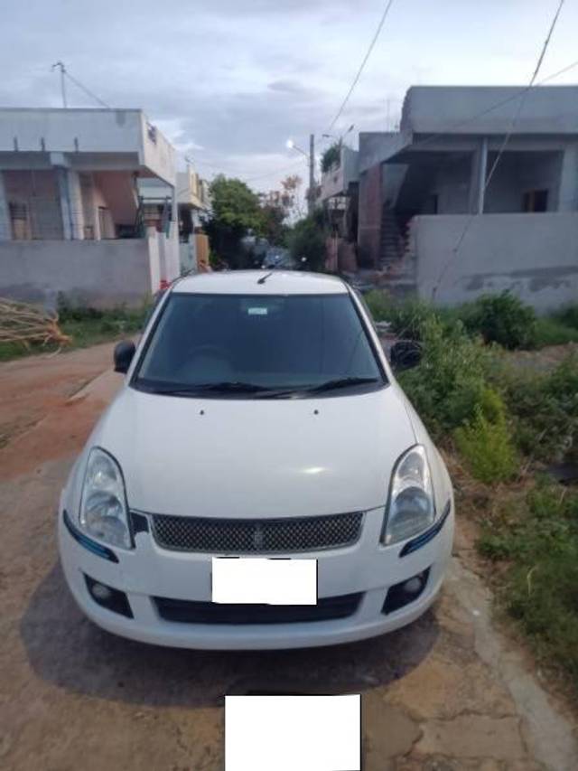 https://images10.gaadi.com/usedcar_image/4527557/original/processed_b501a07b-58ad-42c8-b94c-df730c8743d9.jpg?imwidth=6400