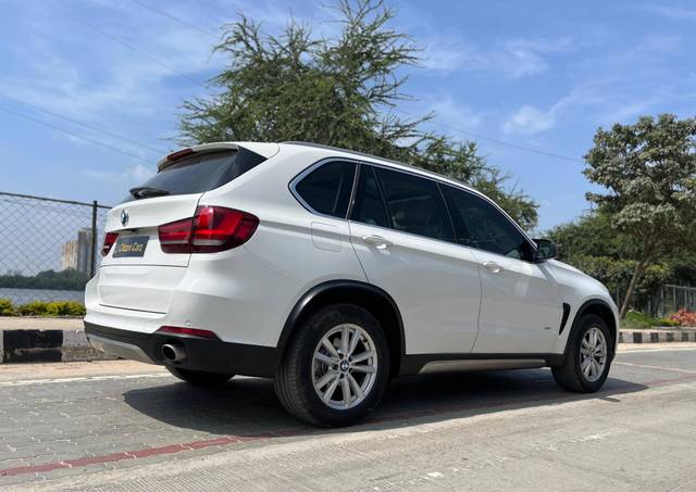 https://images10.gaadi.com/usedcar_image/4527560/original/processed_eed7b3fd6136db3046c72359547f1f72.jpg?imwidth=6401