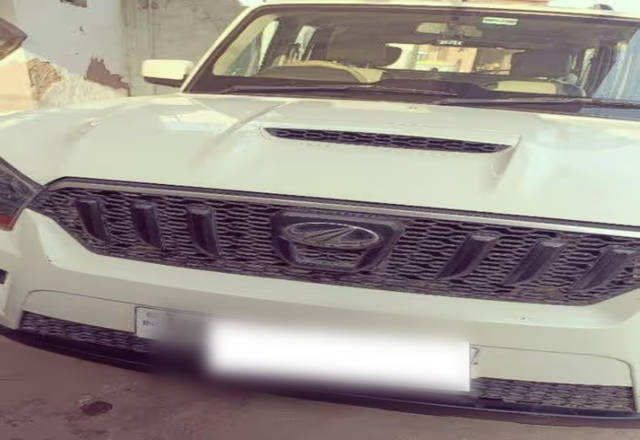 https://images10.gaadi.com/usedcar_image/4527565/original/96c2f3b6-ae37-4bed-bc78-dc7c6b7ad652.?imwidth=6400