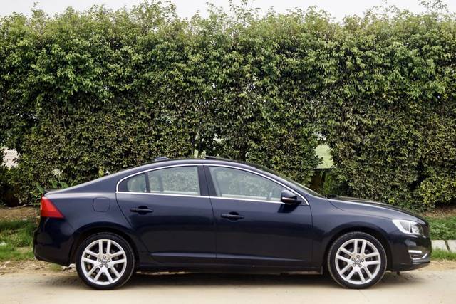 https://images10.gaadi.com/usedcar_image/4527570/original/82327f14bd5636641b07465972752bb7.jpeg?imwidth=6401