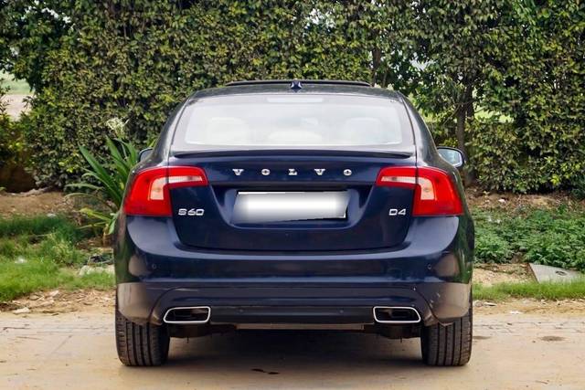 https://images10.gaadi.com/usedcar_image/4527570/original/processed_2bf176456676880dd17a5da8c4670a4a.jpeg?imwidth=6402
